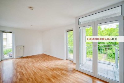 IMMOBERLIN.DE - Adrett & hell! Stimmungsvolle Wohnung mit Balkon & Pkw-Stellplatz