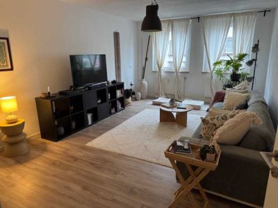 HELLE, RUHIGE 3-ZIMMER WOHNUNG, KÜCHE UND TIEFGARAGENSTELLPLATZ. DIREKT VON EIGENTÜMER