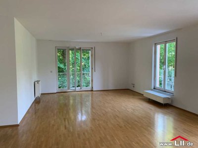 Großzügige 3 Zimmerwohnung mit 2 Balkonen in gepflegter Anlage im Westend