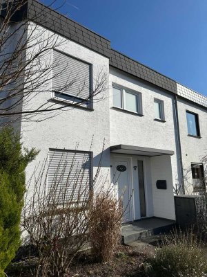 Großes Reihenmittelhaus in Bonn-Brüser Berg, provisionsfrei von Privat