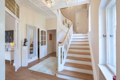Zwischen Schloss Diedersdorf und Golfclub Groß Kienitz - Schöne sanierte Villa für zwei Familien