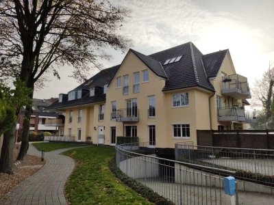 Helle und ruhige Zweizimmerwohnung mit EBK und zwei Balkonen