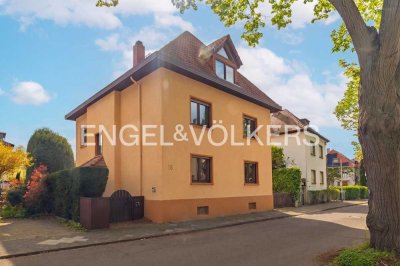 Feudenheim: Freistehend. Vielseitig. Besonders. Maisonette-Wohnen mit Einliegeroption in gefragte...