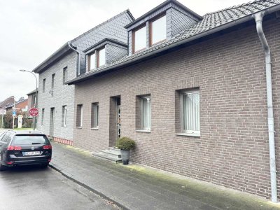 Mehrgenerationenhaus oder Kapitalanlage: zwei großzügige Häuser mit Potenzial in top zentraler Lage