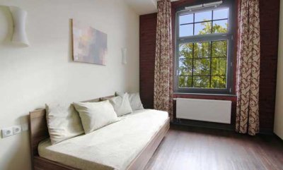 Loft-Wohnen: Neugründung einer 2er WG in einer möblierten Altbauwohnung im 3. Stock der Spinnerei