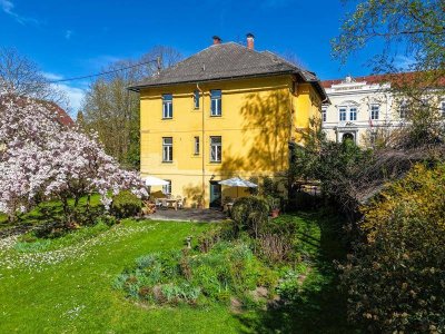 Jahrhundertwende-Juwel: Jugendstil-Stadthaus mit privatem Park.