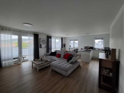 Designwohnung am Golfplatz in moderner Stadtvilla