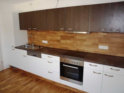 WG-geeignet und ab 01.02.2026 beziehbar!!! Renovierte 4-Zi.-Whg. in Landshut, Nähe FH!