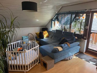 Ansprechende und gepflegte 3-Raum-DG-Wohnung mit Balkon und EBK in Horb am Neckar