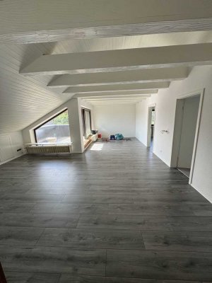 Erstbezug nach Sanierung mit Dachterrasse: exklusive 2-Zimmer-Wohnung in Rheinstetten