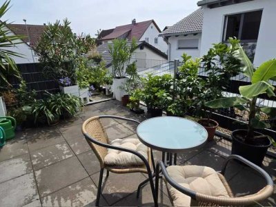 Ansprechende 4-Zimmer-Wohnung mit Dachterrasse und eigenem Garten