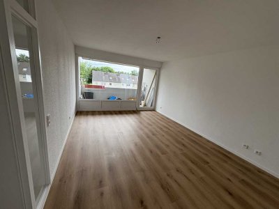 Lichtdurchflutete, sanierte 3-Zimmer-Wohnung mit Südbalkon in begehrter Lage von Hilden-Süd
