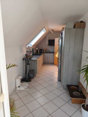 Attraktive und gepflegte 3-Zimmer-Dachgeschosswohnung mit Balkon und EBK in Bendorf