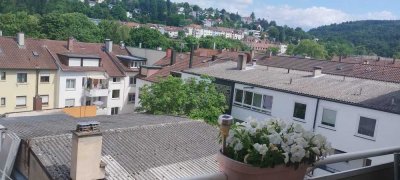 3-Zimmer-City-Wohnung mit Balkon und Einbauküche
