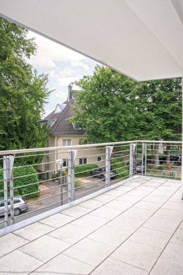 Helle exklusive 2-Zimmer-Wohnung mit Panoramablick, 2 Balkone, Tiefgarage, Briller Viertel Wuppertal