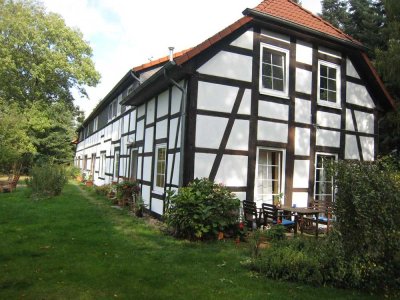 Gepflegte Erdgeschosswohnung mit drei Zimmern, Terrasse, Garten und Einbauküche in Martinsbüttel