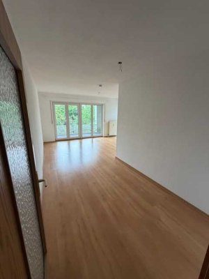 Helle 2-Zimmer-Wohnung mit Balkon