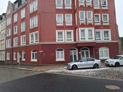 3-Zimmer-Altbauwohnung in Flensburg – leer, entkernt, sofort verfügbar