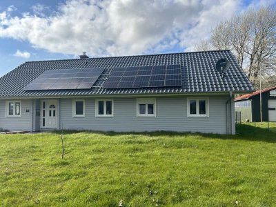 Freistehendes Einfamilienhaus mit großem Grundstück
