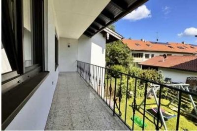 4-Raum-Wohnung mit Balkon und Einbauküche in Otterfing