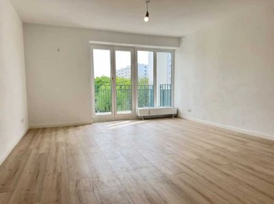 Erstbezug nach Sanierung: Stilvolle ca. 75 m² große 3,5-Zimmer-Wohnung mit Südbalkon