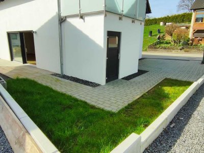 ALTERNATIVE ZUR WOHNUNG: Fast NEUWERTIGE DHH mit 153m² Wohnfläche+Terrasse+Stellplatz / Weinsbach