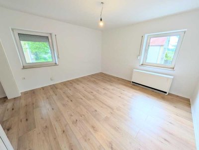 **Großzügige 2-Zimmer-Wohnung mit Garten und Tageslichtbad gewünscht? Dann zugreifen!**