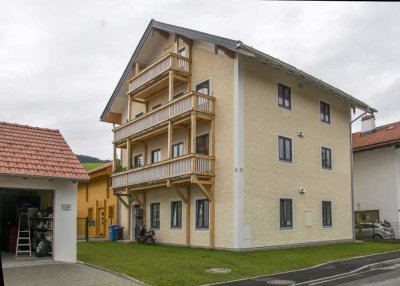 2 Zimmer-Wohnung im 1. OG in zentraler Lage, 3 Min. zum Bahnhof