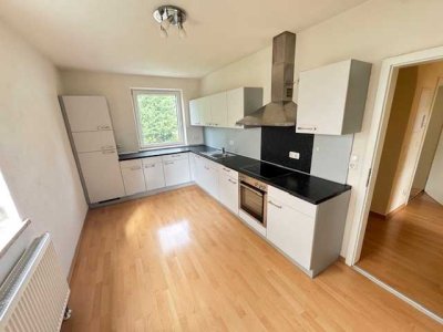 Großzügiges Wohnhaus für 3 Familien in BEST - LAGE von Weiden OST