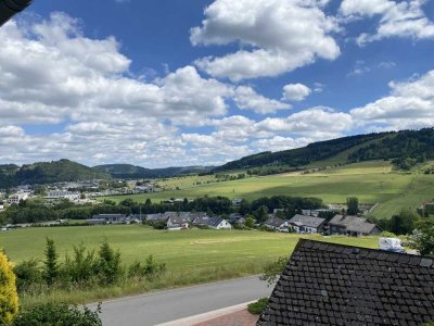 Ansprechende und gepflegte 3,5-Zimmer-Wohnung mit Balkon und EBK in Willingen