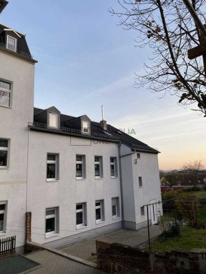 Schöne Dachgeschoss Wohnung zur Miete