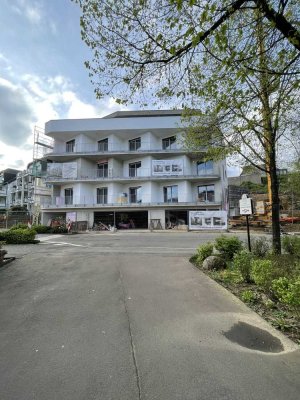 Erstbezug: ansprechende 1,5 Zimmer-Terrassenwohnung mit Einbauküche und Balkon in Gummersbach