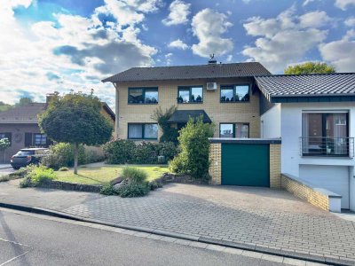 Hückelhoven-Schaufenberg: Zweifamilienhaus von 1968, Aufstockung 1986