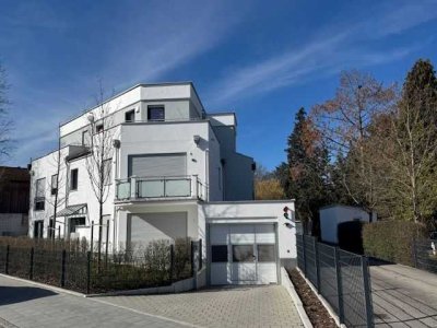 Traumhaftes Penthouse. 3 tageslichtverwöhnte Zimmer. Einmalige Terrasse. ERSTBEZUG.