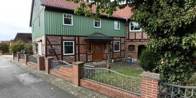 Charmantes Bauernhaus mit 6,5 Zimmern in Wolfsburg-Heiligendorf