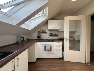 "GEPFLEGTE 4 ZIMMER-DACHWOHNUNG AUF DEM ULMER KUHBERG"