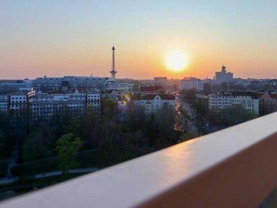 Skyline trifft Seeidylle: Design-Penthouse mit Weitblick und Wassergrundstück