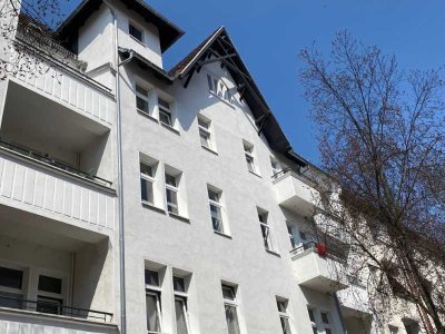 EG-Wohnung im Hinterhaus sucht neue Mieter!