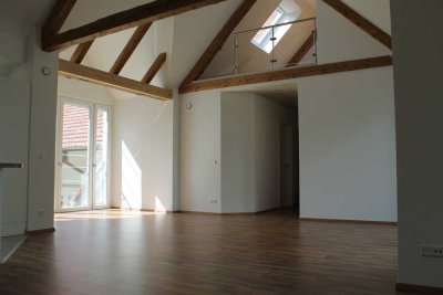 Attraktive 5-Zimmer-Wohnung in Bad Saulgau in idyllischer ruhiger Lage mit Balkon, EBK und Carport