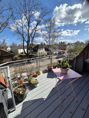 Ihr neues Kapitel in Hermsdorf wartet auf Sie! 2 Zimmer DG-Wohnung mit Terrasse