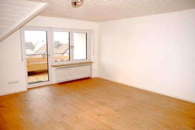 Stylische 2,5 Zimmer, 2 Balkone, Dachgeschosswohnung