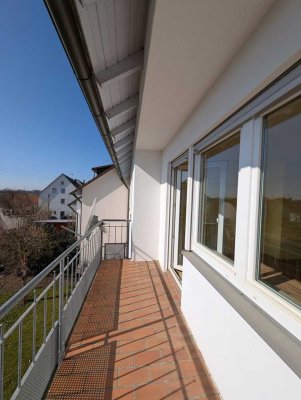 Freie & ansprechende 3 Zimmer Wohnung + Balkon + Wohnküche