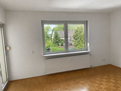 Stilvolle 4-Zimmer-Eigentumswohnung mit Balkon, Carport und modernisierter Ausstattung