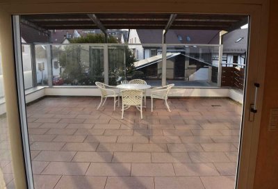 Sehr großzügige 3,5 Zimmer-Wohnung mit 45 qm Sonnenterrasse