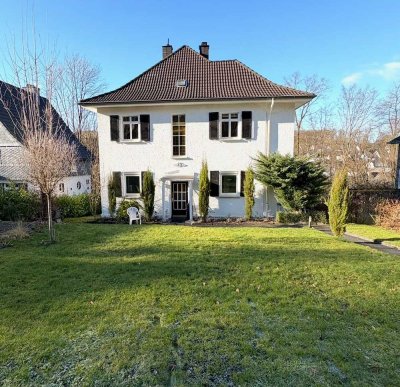 Hochwertig sanierte EG-Wohnung mit Garage, EBK & Holzboden in ruhiger Lage Betzdorf