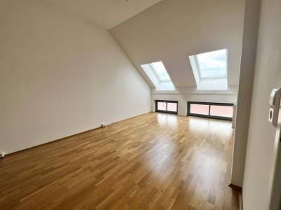 Selten am Markt: 4 Zimmer + Lift + Dachgeschoss | Familienwohnung nahe Lendplatz | provisionsfrei