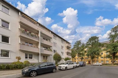 Modernisierte 2-Zimmer-Wohnung mit Balkon in Köln-Riehl