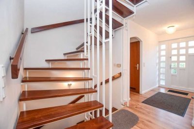 Ihr Zuhause mit Sonnenterrasse, Balkon, kleinem Garten und Stellplatz in ruhiger Lage von St.Gertrud