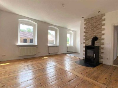 SOFORT FREI in ZEHDENICK - modernisierter Altbau mit Charme | 3-Zimmer-Whg. | Kaminofen