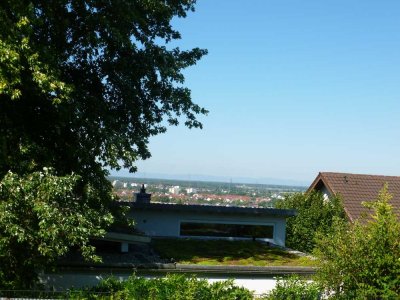 Helle 2Z Wohnung mit Balkon in Hanglage mit Blick in die Rheinebene